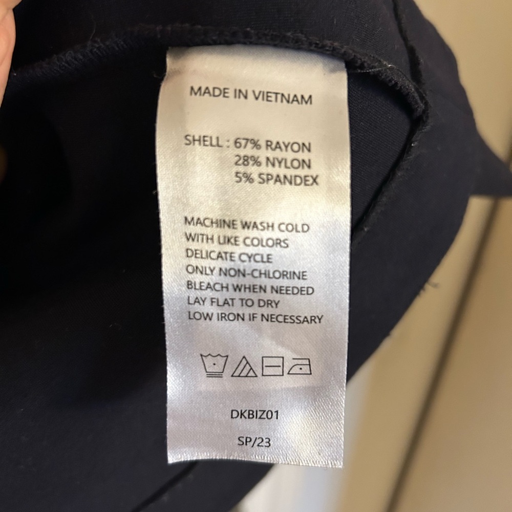 Quince Navy Blue Women's Fitted Blazer - Picture 5 of 5